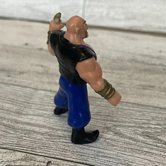 1994 Disney Aladdin King Of Thieves Thief Guard Mini Action Figure 2.75" Vintage - Picture 7 of 7